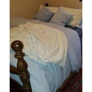 THRO Cream/Beige Faux Fur Soft Fuzzy Throw Blanket 53x60